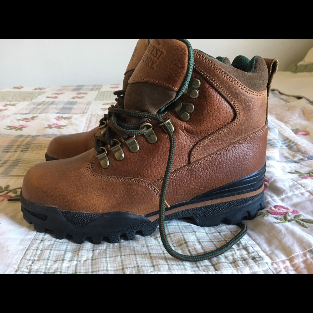 Northwest Territory Hiking Boots Men’s size 7 NWOT